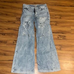 Distressed wide leg jeans size 27